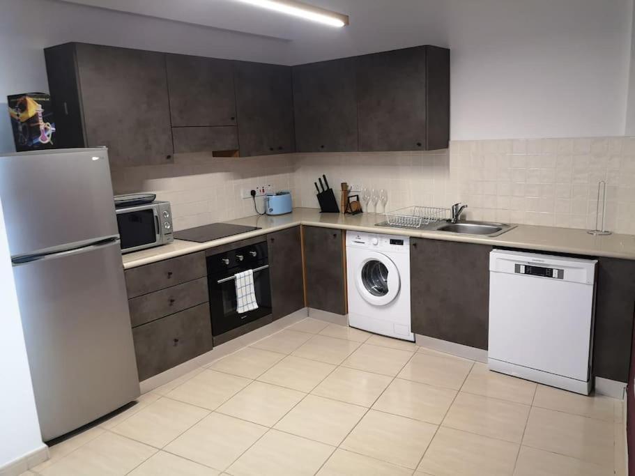 Apartment Yippee! At Ermou Square Amazing Location View Larnaca