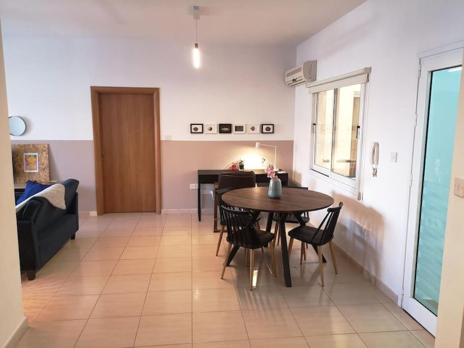 Yippee! At Ermou Square Amazing Location View Apartment