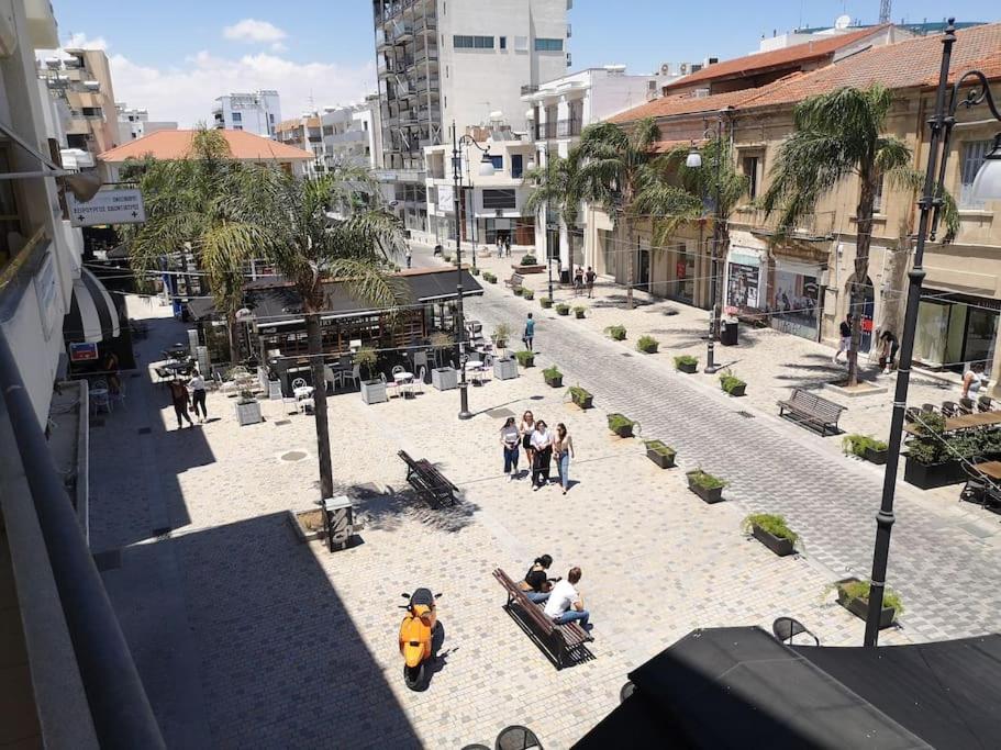 Yippee! At Ermou Square Amazing Location View *